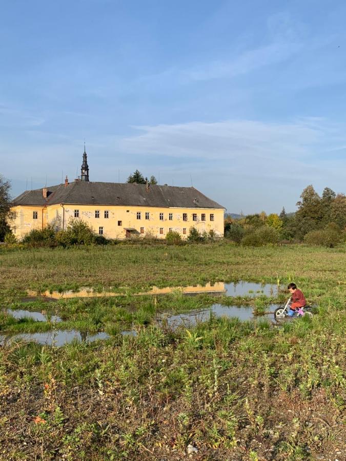Zamek Ruda Nad Moravou公寓 外观 照片