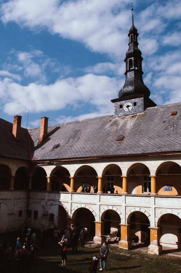 Zamek Ruda Nad Moravou公寓 外观 照片